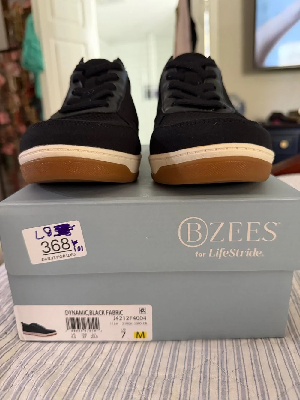 BZees by LifeStride Dynamic Black Fabric Sneakers size 7 new in the box